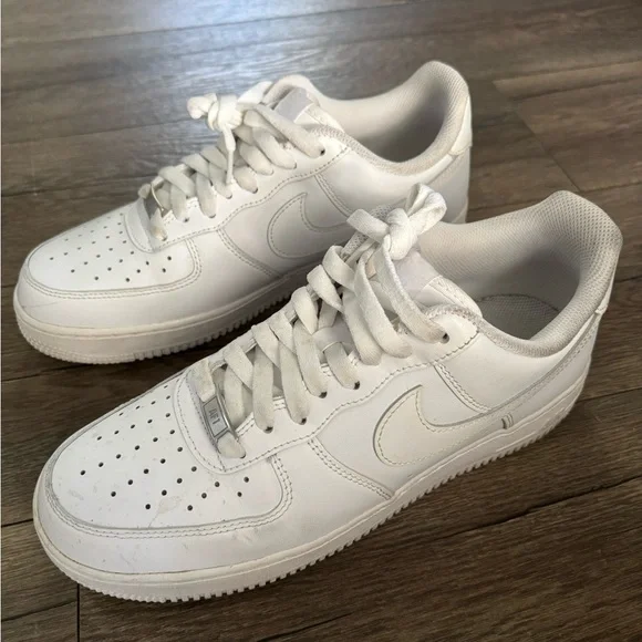 Men’s White Nike Air Force 1 ‘07 - Size US 8.5 - Picture 1 of 8